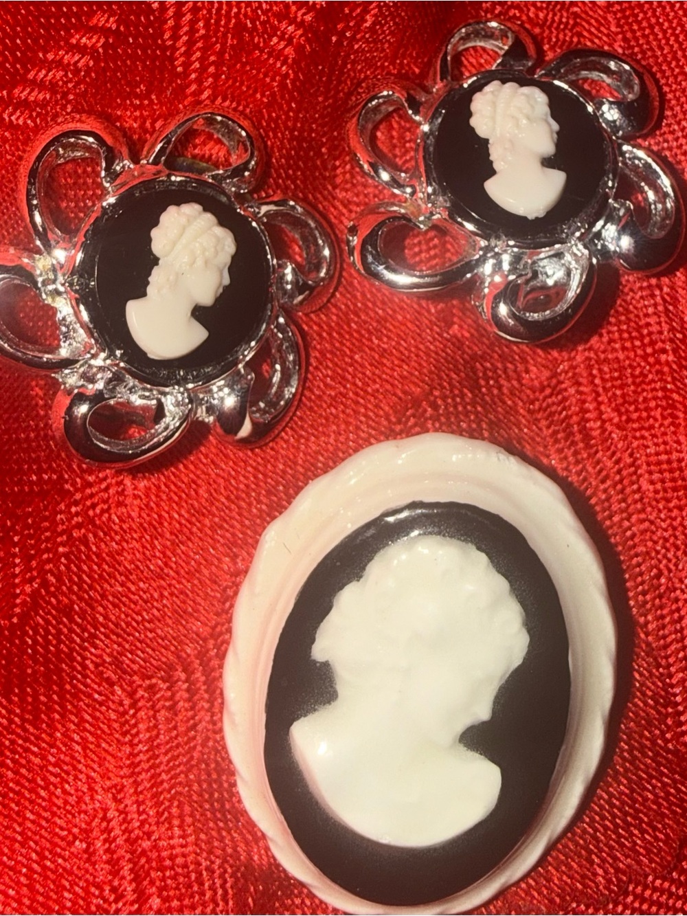 Vintage-Inspired Black Cameo Flower Stud Earrings